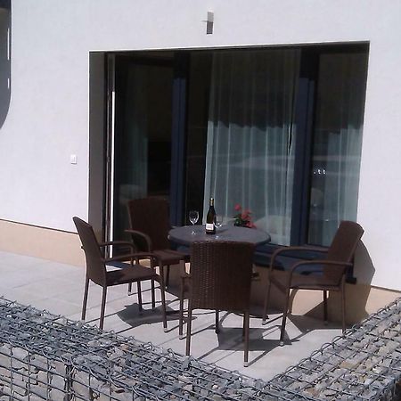 Sunny, Fully Furnished Studio Type With Terrace Plzeň Exteriör bild
