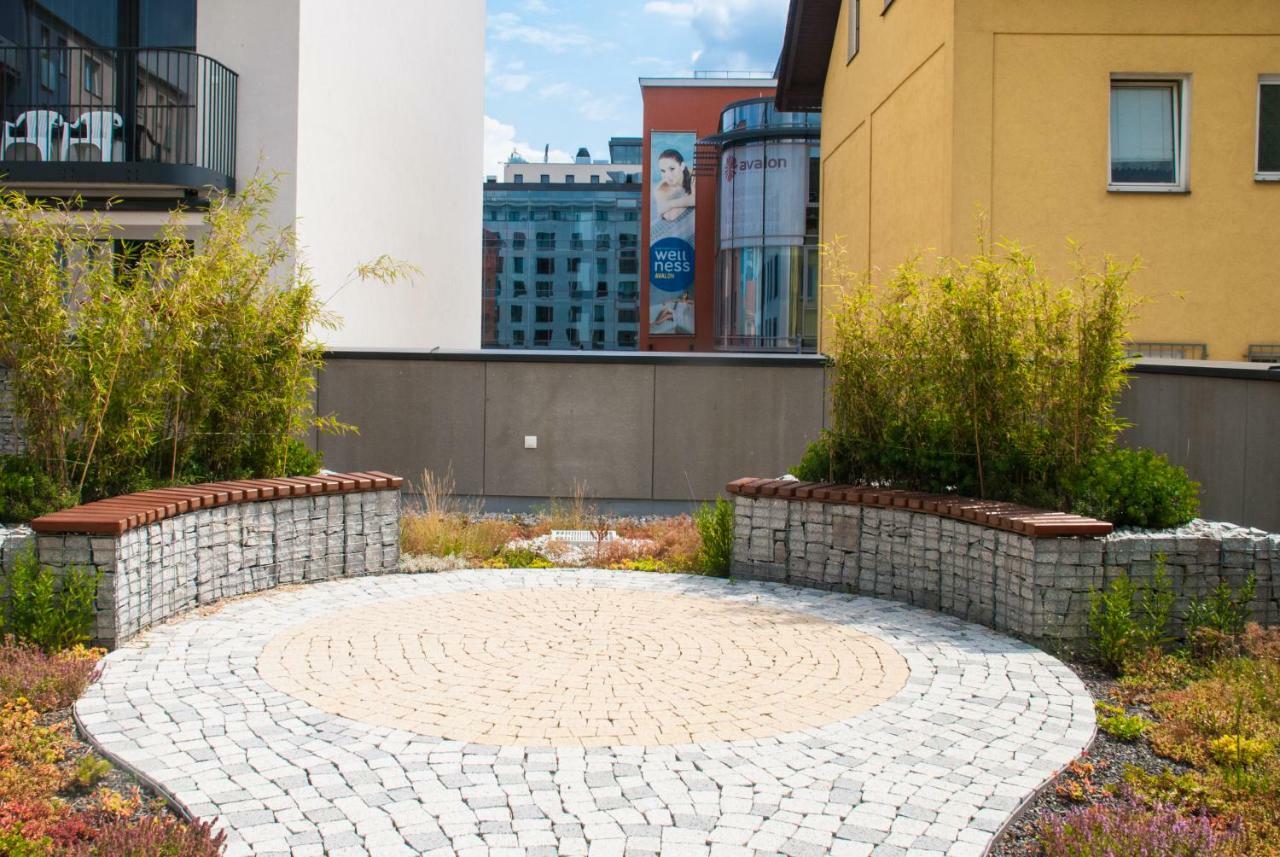 Sunny, Fully Furnished Studio Type With Terrace Plzeň Exteriör bild